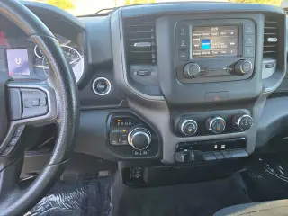 Ram 1500 2022 4x4 Tradesman 4dr Quad Cab 6.4 ft. SB Pickup