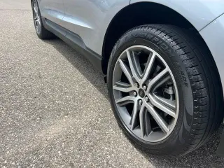 Ford Edge 2023 AWD Titanium 4dr Crossover
