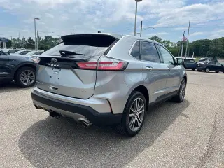Ford Edge 2023 AWD Titanium 4dr Crossover