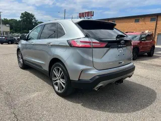 Ford Edge 2023 AWD Titanium 4dr Crossover