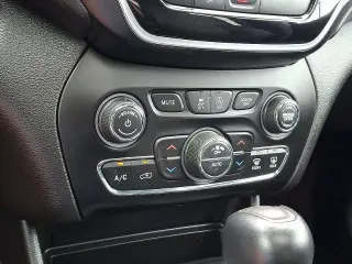 Jeep Cherokee 2019 4x4 High Altitude 4dr SUV