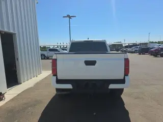 Toyota Tacoma 2024 4x2 SR5 4dr Double Cab 5.0 ft SB