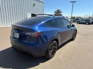 Tesla Model Y 2023 AWD 4dr Crossover