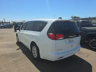 Chrysler Voyager 2023 LX 4dr Mini-Van