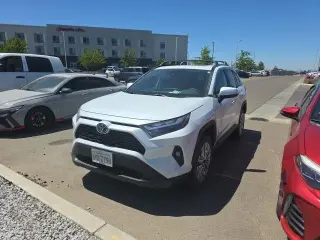 Toyota RAV4 2025 AWD XLE Premium 4dr SUV