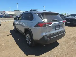 Toyota RAV4 2024 XLE Premium 4dr SUV