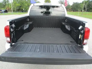 Toyota Tacoma 2023 4x4 SR V6 4dr Double Cab 5.0 ft SB