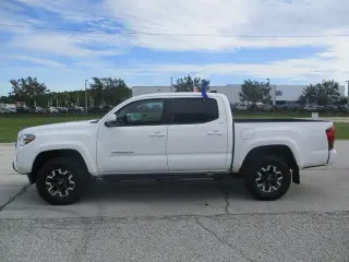 Toyota Tacoma 2023 4x4 SR V6 4dr Double Cab 5.0 ft SB