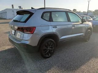 Volkswagen Taos 2024 S 4dr SUV