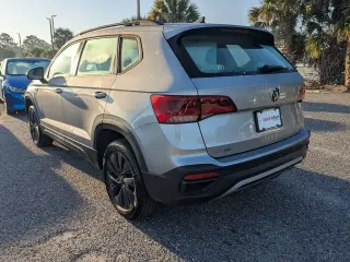 Volkswagen Taos 2024 S 4dr SUV