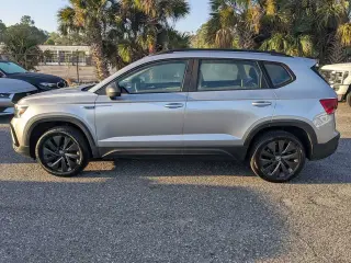 Volkswagen Taos 2024 S 4dr SUV