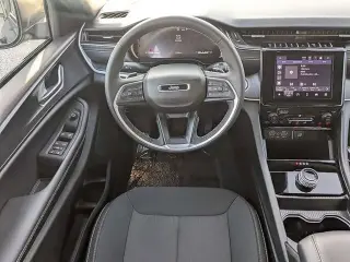 Jeep Grand Cherokee 2025 4x2 Laredo X 4dr SUV