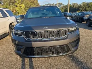 Jeep Grand Cherokee 2025 4x2 Laredo X 4dr SUV