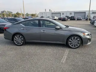 Nissan Altima 2025 2.5 SL 4dr Sedan