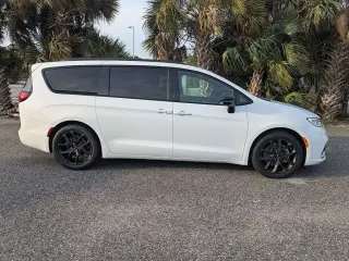 Chrysler Pacifica 2025 Limited 4dr Mini-Van