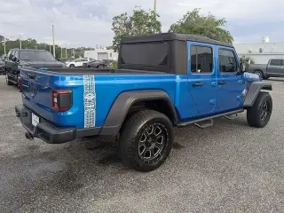 Jeep Gladiator 2020 4x4 Sport 4dr Crew Cab 5.0 ft. SB