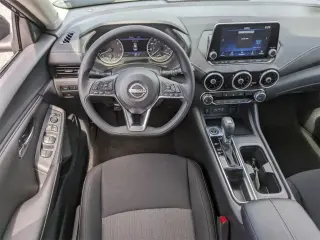 Nissan Sentra 2025 SV 4dr Sedan