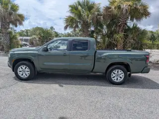 Nissan Frontier 2024 4x4 SV 4dr Crew Cab 6.1 ft. LB