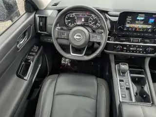 Nissan Pathfinder 2024 SL 4dr SUV