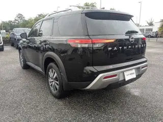 Nissan Pathfinder 2024 SL 4dr SUV