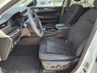 Jeep Grand Cherokee L 2023 4x2 Laredo 4dr SUV