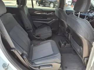 Jeep Grand Cherokee L 2023 4x2 Laredo 4dr SUV