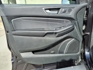 Ford Edge 2023 AWD Titanium 4dr Crossover