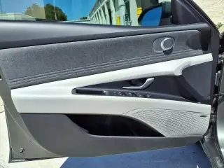 Hyundai ELANTRA Hybrid 2025 Limited 4dr Sedan