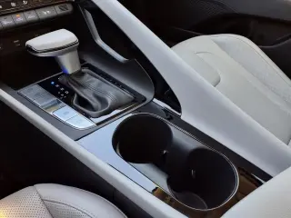 Hyundai ELANTRA Hybrid 2025 Limited 4dr Sedan