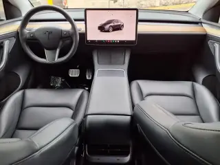 Tesla Model Y 2023 AWD Long Range 4dr Crossover
