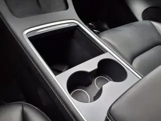 Tesla Model Y 2023 AWD Long Range 4dr Crossover