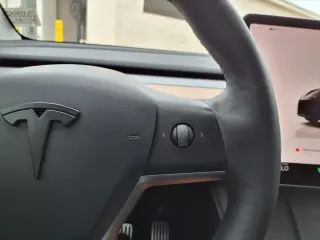 Tesla Model Y 2023 AWD Long Range 4dr Crossover
