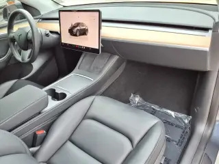 Tesla Model Y 2023 AWD Long Range 4dr Crossover