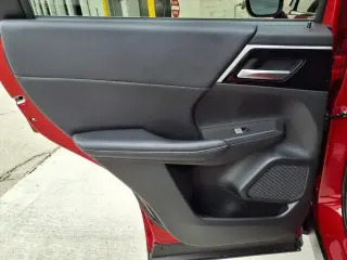 Mitsubishi Outlander PHEV 2025 AWD SE 4dr SUV