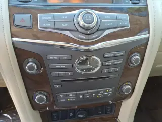 INFINITI QX80 2017 AWD 4dr SUV