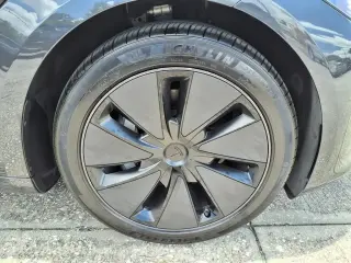 Tesla Model 3 2024 AWD Long Range 4dr Sedan