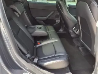Tesla Model Y 2023 AWD Performance 4dr Crossover
