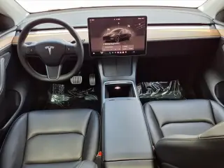 Tesla Model Y 2023 AWD Performance 4dr Crossover