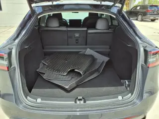 Tesla Model Y 2023 AWD Performance 4dr Crossover