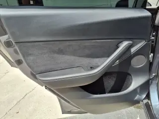 Tesla Model Y 2023 AWD Performance 4dr Crossover