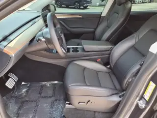 Tesla Model Y 2023 AWD Performance 4dr Crossover