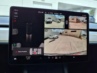 Tesla Model Y 2023 AWD Performance 4dr Crossover