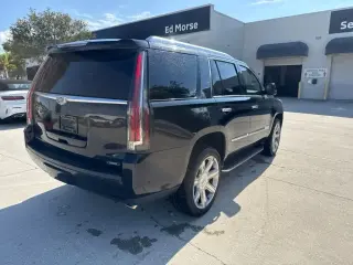 Cadillac Escalade 2019 Luxury 4dr SUV
