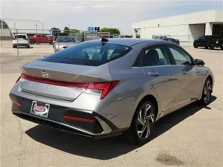 Hyundai ELANTRA 2025 Limited 4dr Sedan