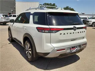 Nissan Pathfinder 2023 SL 4dr SUV