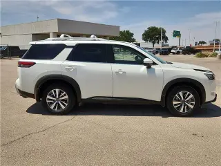 Nissan Pathfinder 2023 SL 4dr SUV