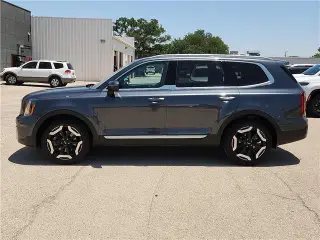 Kia Telluride 2024 S 4dr SUV