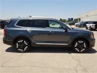 Kia Telluride 2024 S 4dr SUV