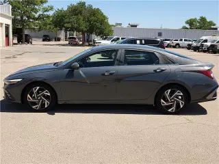 Hyundai ELANTRA 2024 Limited 4dr Sedan