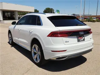 Audi Q8 2022 AWD quattro Premium 55 TFSI 4dr SUV